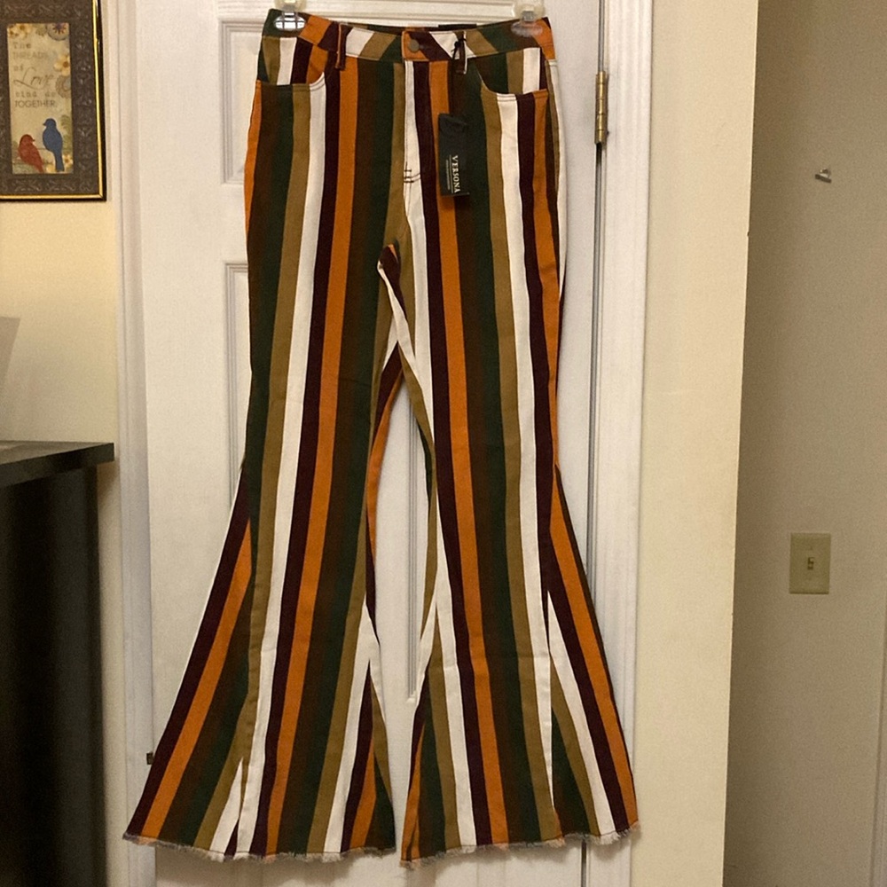 VERSONA HI MULTICOLOR STRIPS FLAIRED BOTTOM JEANS  WOMANS 
SIZE 8-Long